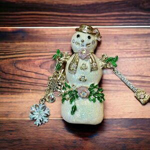 VTG Brooch Pin Christmas Snowman Holiday Parties Retro Nostalgic Festive Gift